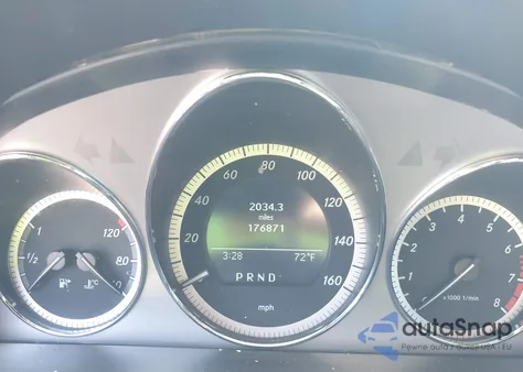 2010 Mercedes-Benz C 300 Luxury/Sport из США, поврежденный, VIN WDDGF5EB2AF477652